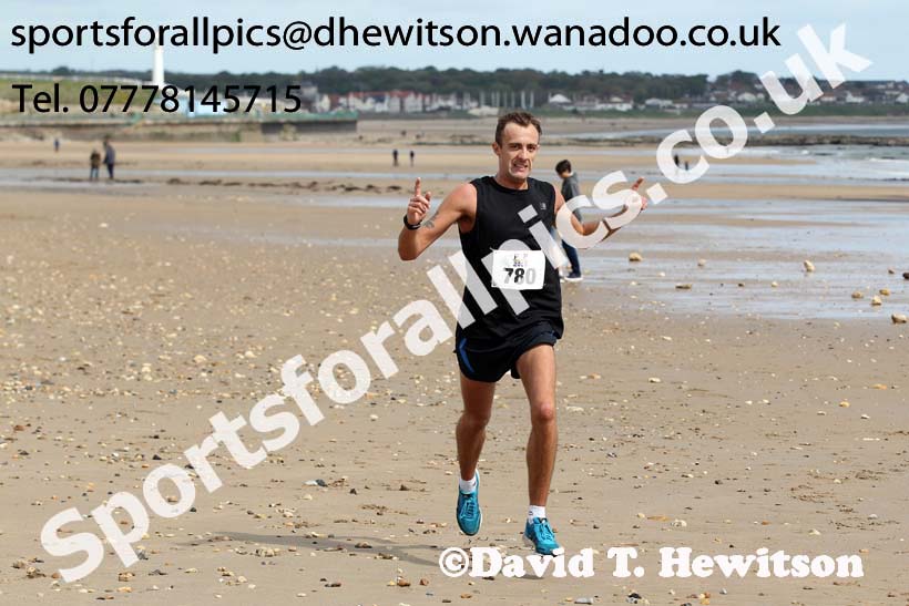 Pier to Pier, South Shields to Roker. Photo: David T. Hewitson/Sports for All Pics